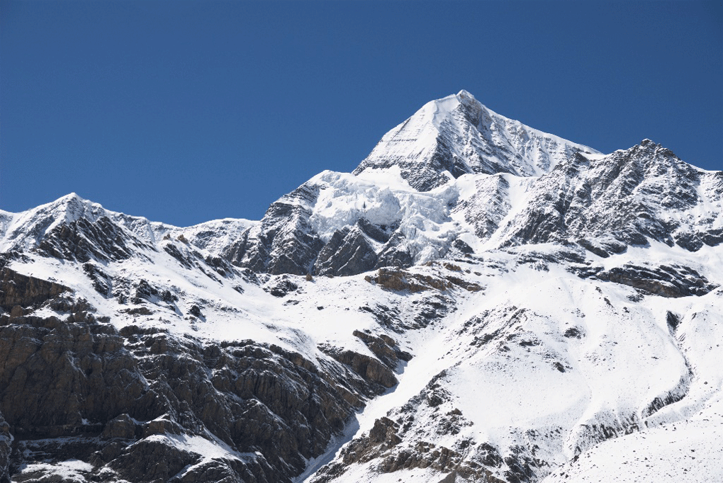 Chulu East Peak Climbing: 6564 m/ 21005 ft