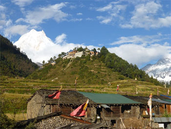 Manaslu Tea House Trek